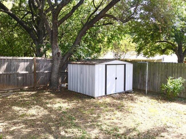 Building Photo - 4110 First View Dr