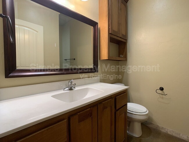 Building Photo - 14870 Gilbert St