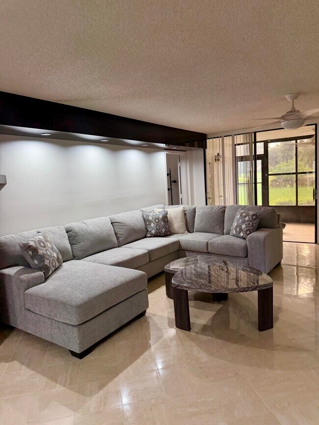 Building Photo - 15321 Strathearn Dr