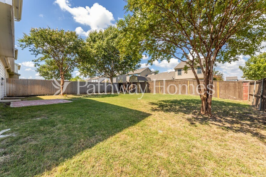 Building Photo - 800 Chickesaw Ln