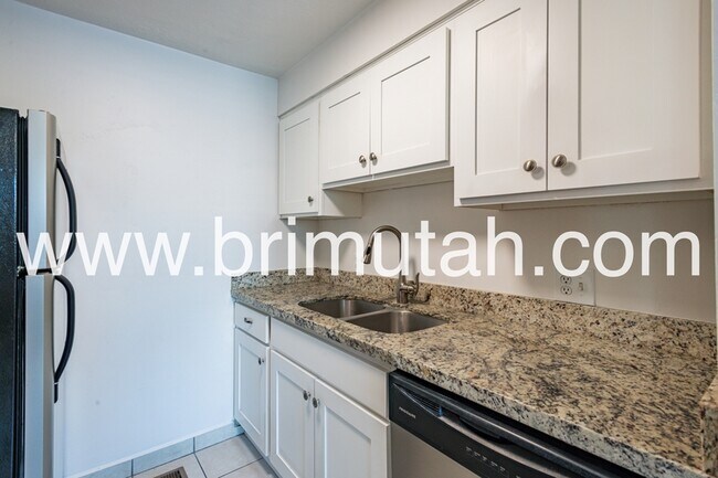 Building Photo - 4817 S 1740 E