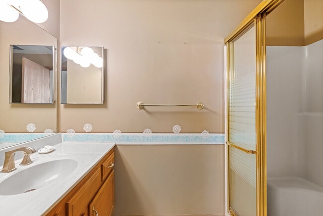Building Photo - 702 Dehaven Ct