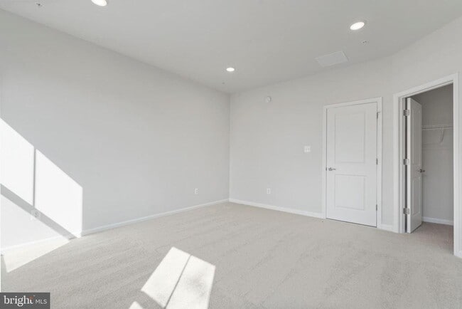 Building Photo - 12711 Cricket Song Wy