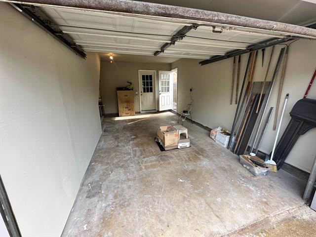 Building Photo - 1017 Calcutta St