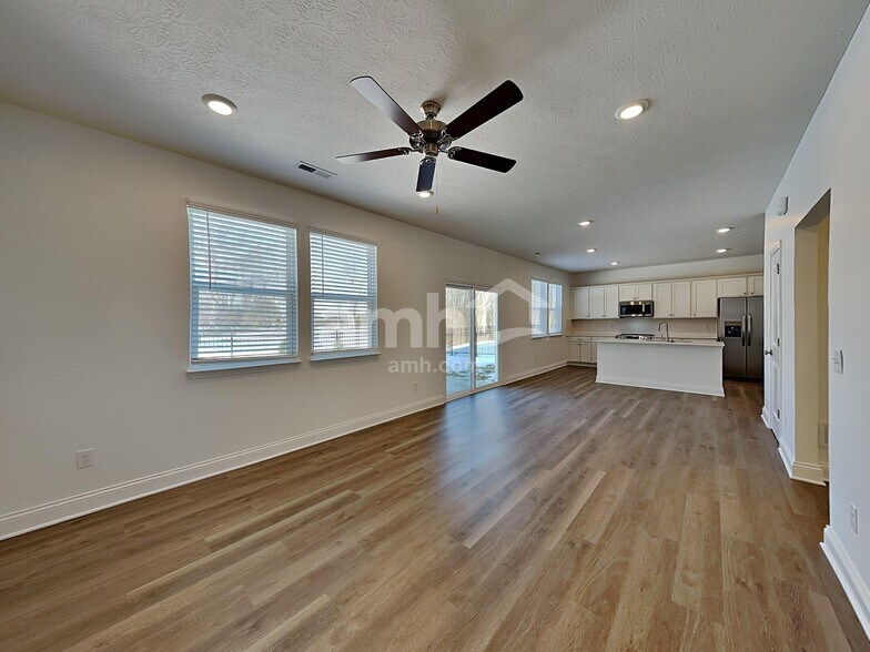 Building Photo - 233 Deanscroft Dr