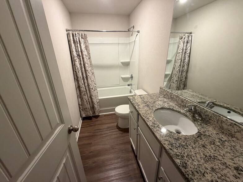 Building Photo - Room in House on Creedmore Hills Dr