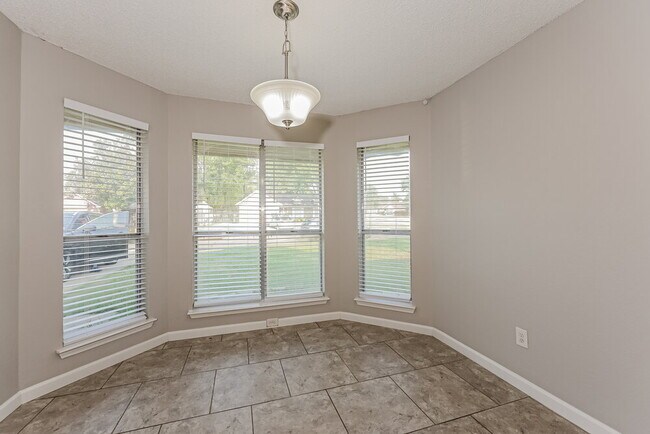 Building Photo - 4214 Worth Forest Dr