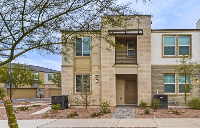 Primary Photo - 1180 Heliodor Ave