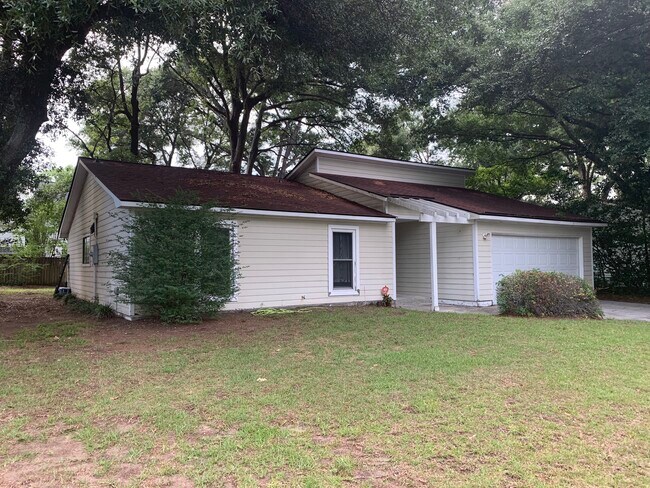 Front view - 46 Held Cir