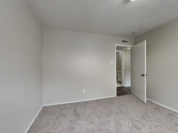 Building Photo - 3926 Broken Elm Dr