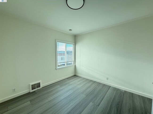 Building Photo - 175 W Moltke St