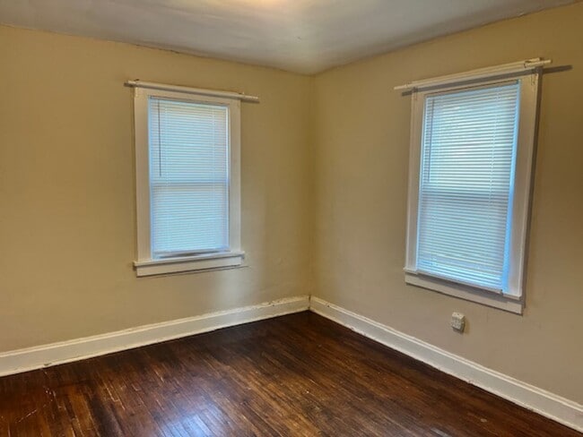 Building Photo - 121 E Arcadia Ave