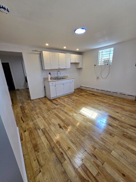 Building Photo - 2255 S Hemberger St