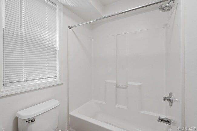 Building Photo - 93 Delafield St