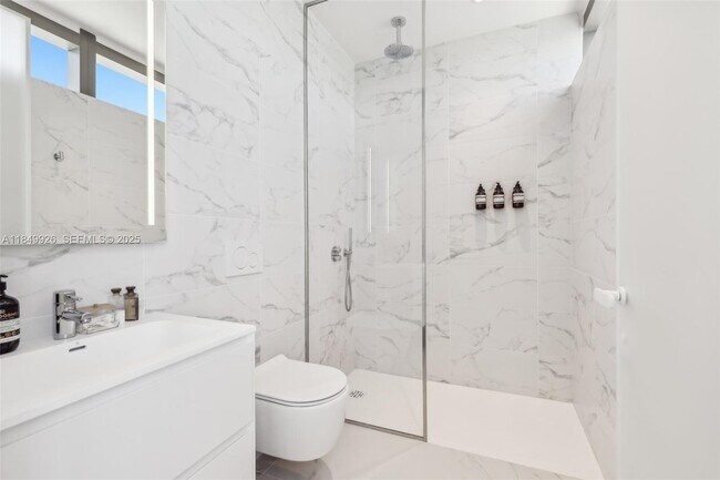 Building Photo - 2000 S Ocean Dr