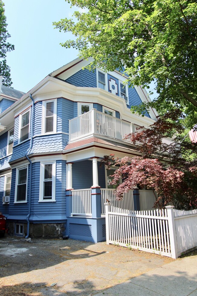 Building Photo - Hinckley Street Residence