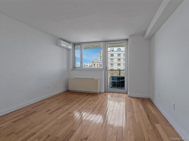 Building Photo - 133-38 Sanford Ave