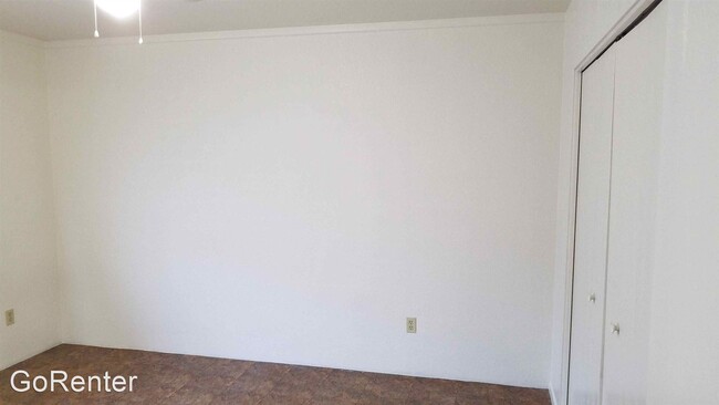 Building Photo - 2 br, 1 bath House - 513 N 40th Ave #8
