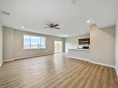 Building Photo - 5620 Buckthorne Dr