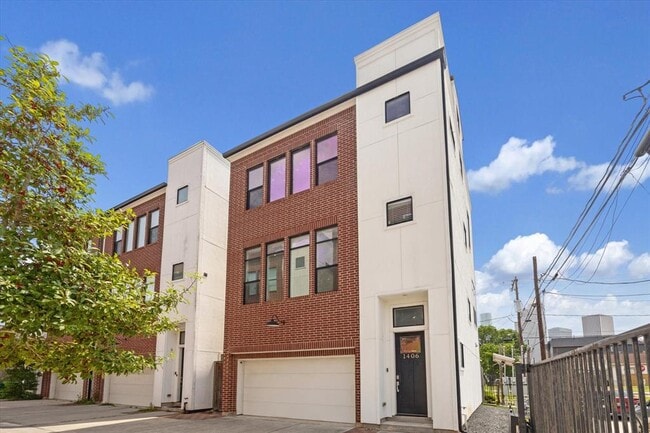 Primary Photo - 1406 Ruthven St