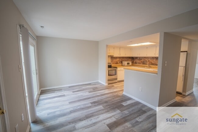 Building Photo - 6449 Union Ct