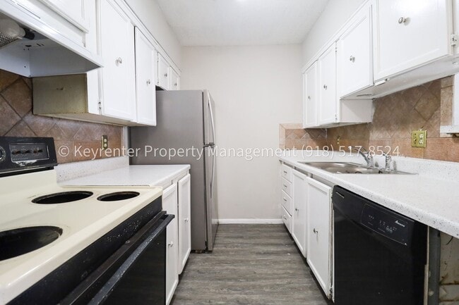 Building Photo - 6730 S Lewis Ave