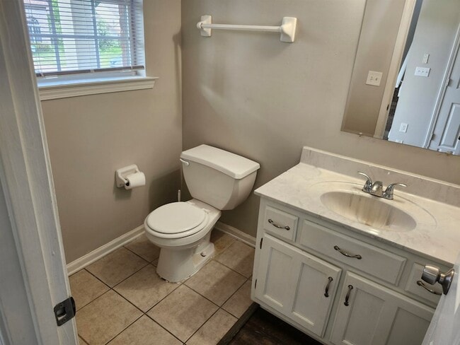 Building Photo - 6667 Einat Cove