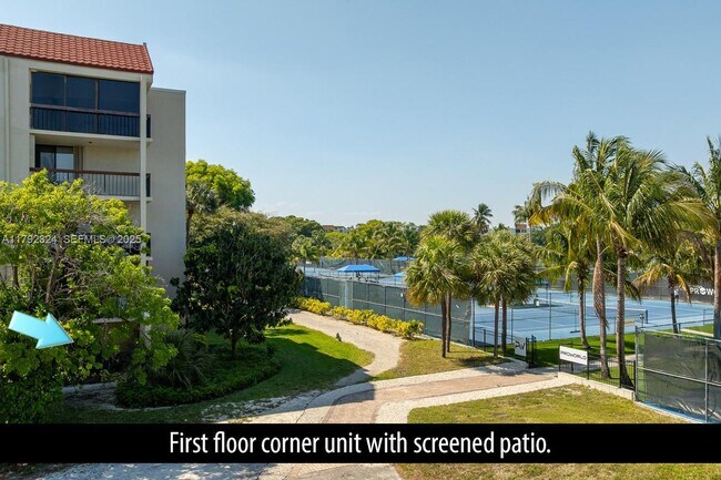 Building Photo - 825 Egret Cir