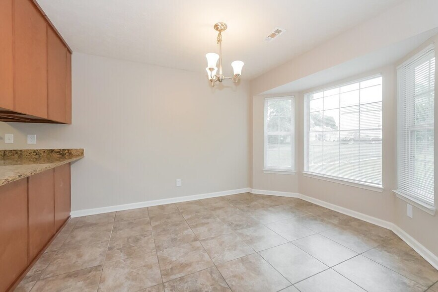 Building Photo - 10838 Starling Trail