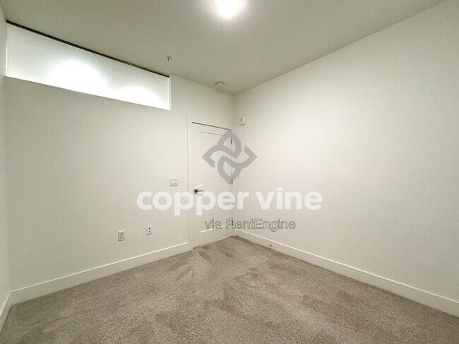 Building Photo - 3500 S Corona St