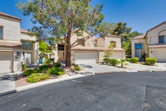 Building Photo - Desert Shores Gem with Main-Level Primary Suite & Private Wraparound Patio