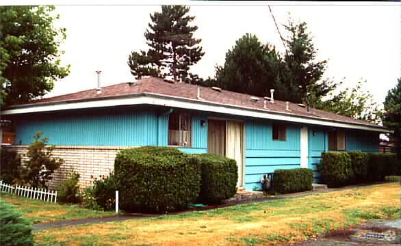 Building Photo - 445-451 10th Ave SE