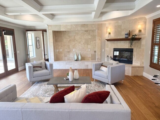 Building Photo - Luxury Two-Story 4BD/4.5BA Home, Located i...