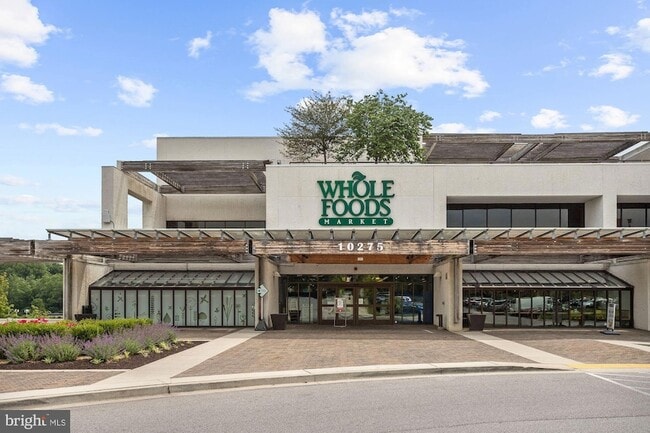 Building Photo - 10706 Symphony Way