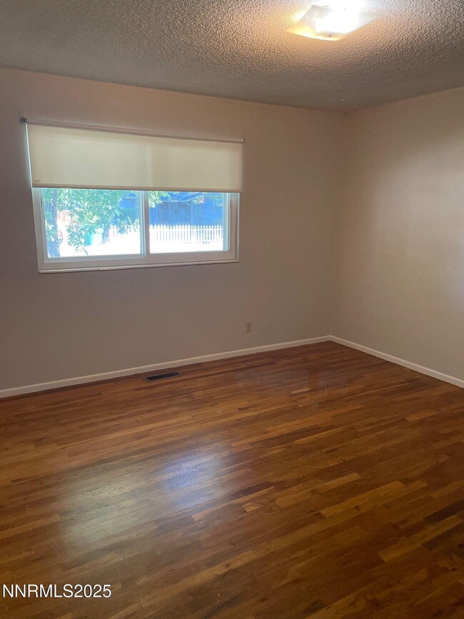 Building Photo - 4600 Azalea Dr