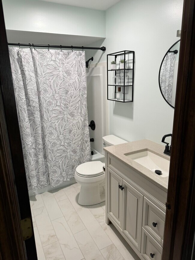 Building Photo - 61 Southgate Course