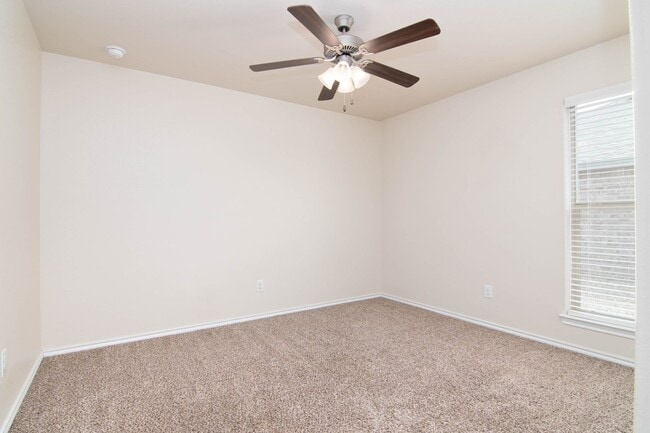 Building Photo - 719 Bronco Ct