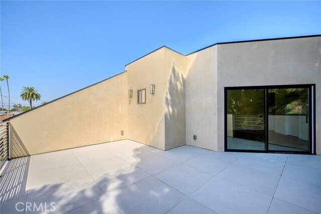 Building Photo - 9601 N Clybourn Ave