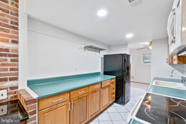 Building Photo - 9652 Marston Ln
