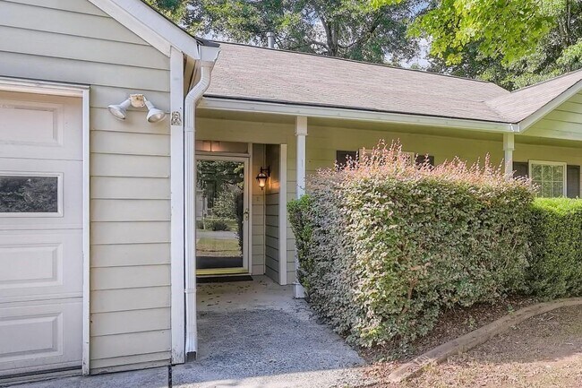 Building Photo - 4003 River Rock Way