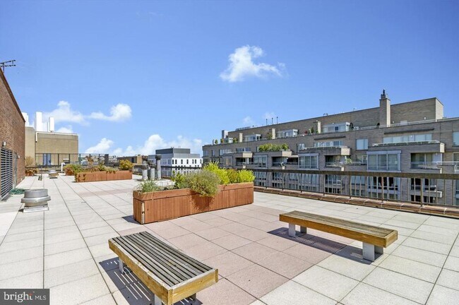 Building Photo - 1140 23rd St NW