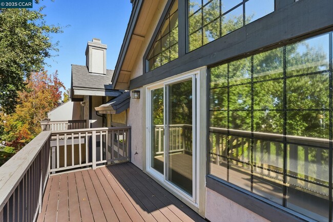 Building Photo - 121 Haslemere Ct