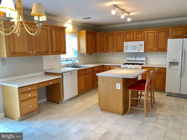 Building Photo - 905 Kennedy Ct