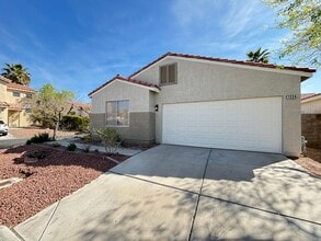 Building Photo - Beautifully updated 2Bed/2Bath single-story home w/ 2-car garage in the desirable Northwest Las V...