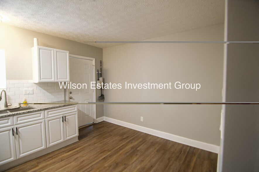 Building Photo - 213 Midland Ave