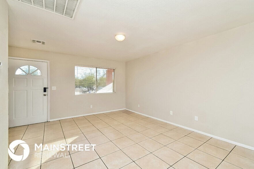 Building Photo - 854 W Calle Matus