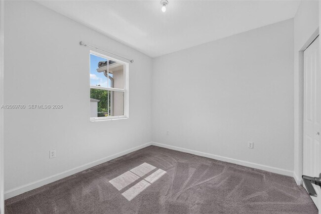 Building Photo - 1586 SE 27th Terrace
