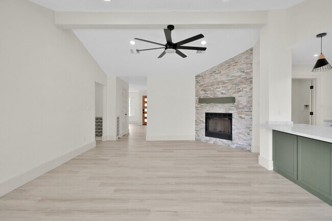 Building Photo - 6026 Willowbend Blvd