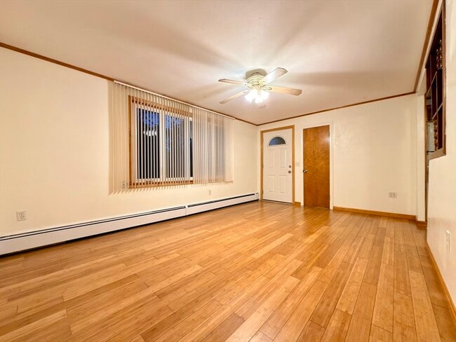 Building Photo - 45 Kinglet Dr