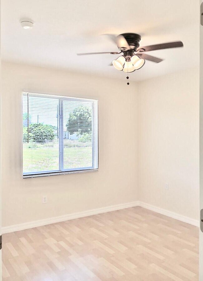 Building Photo - 2183 Hopwood Rd